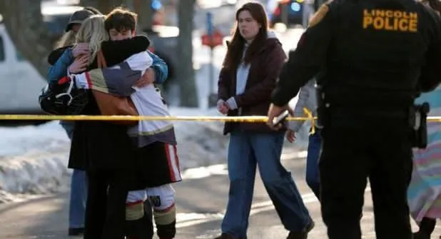 Autor del tiroteo en pista de hielo en Rhode Island mató a su hijo y exesposa