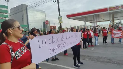 Docentes salen a las calles en Saltillo para exigir mejores condiciones laborales