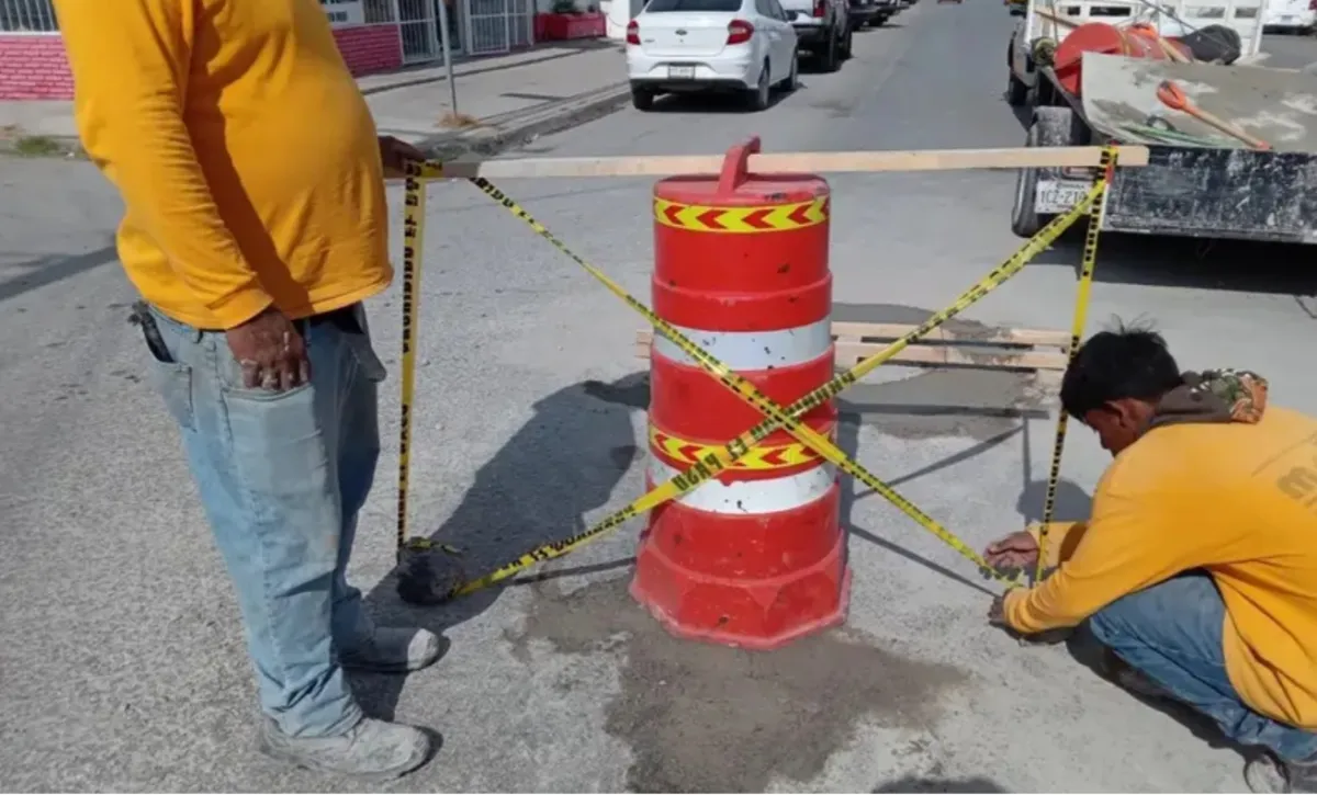Refuerzan infraestructura vial con renivelación de pozos para un mejor desalojo pluvial