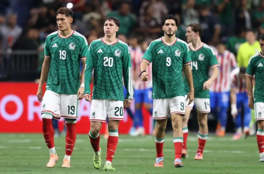 México cierra el año entre abucheos tras caer 2-1 frente a Paraguay en San Antonio