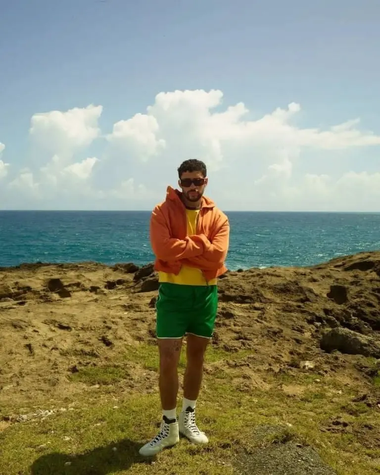 Zara lanza “Benito Antonio”, colección inspirada en Bad Bunny con trajes, polos y accesorios urbanos