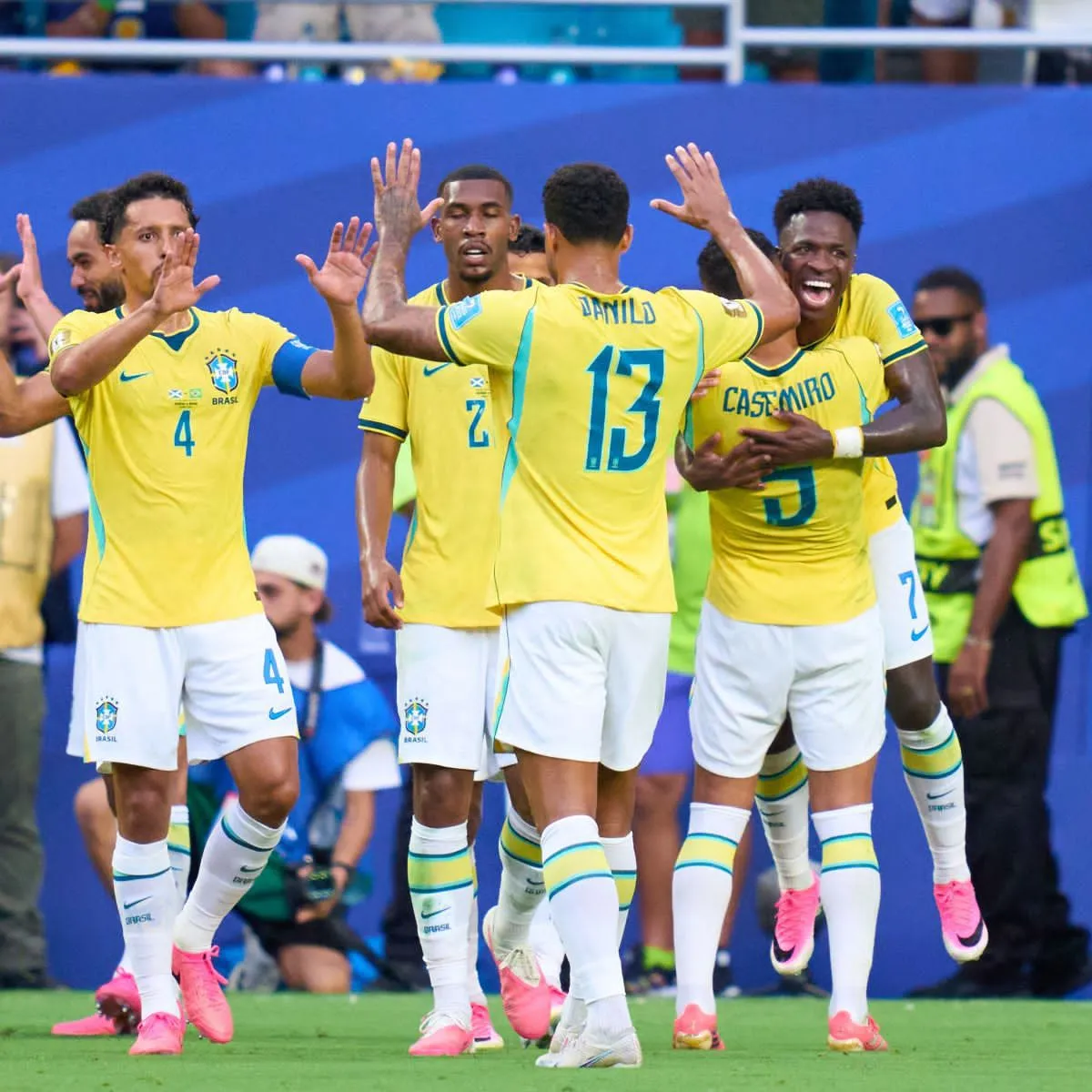 Brasil golea a Escocia, asegura el liderato del Grupo C y celebra el regreso de Neymar