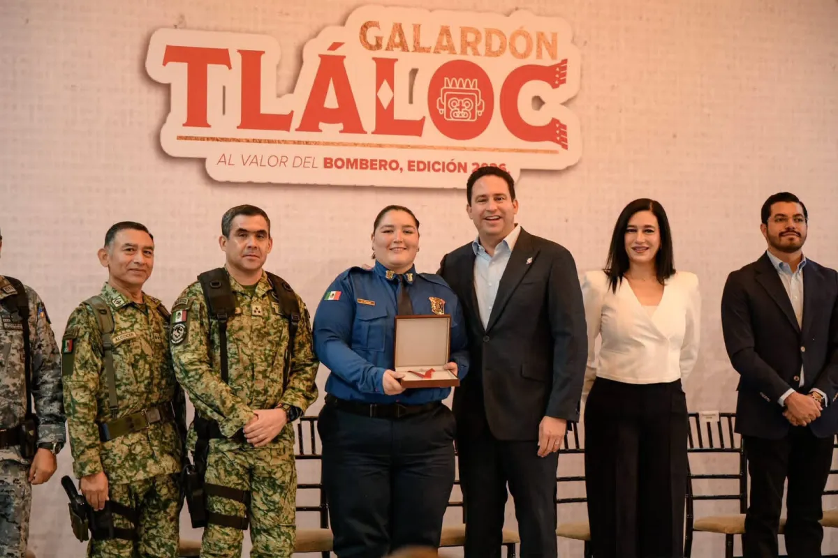 Reconocen a bomberos de Saltillo por su servicio y valor