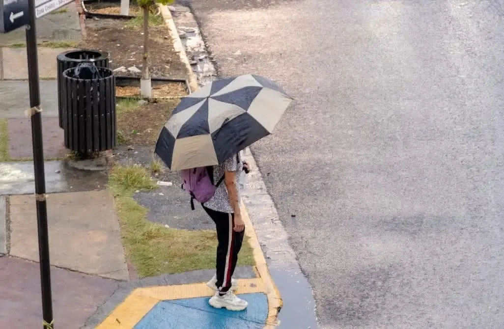 Nuevo León tendrá calor y posibilidad de lluvia este viernes