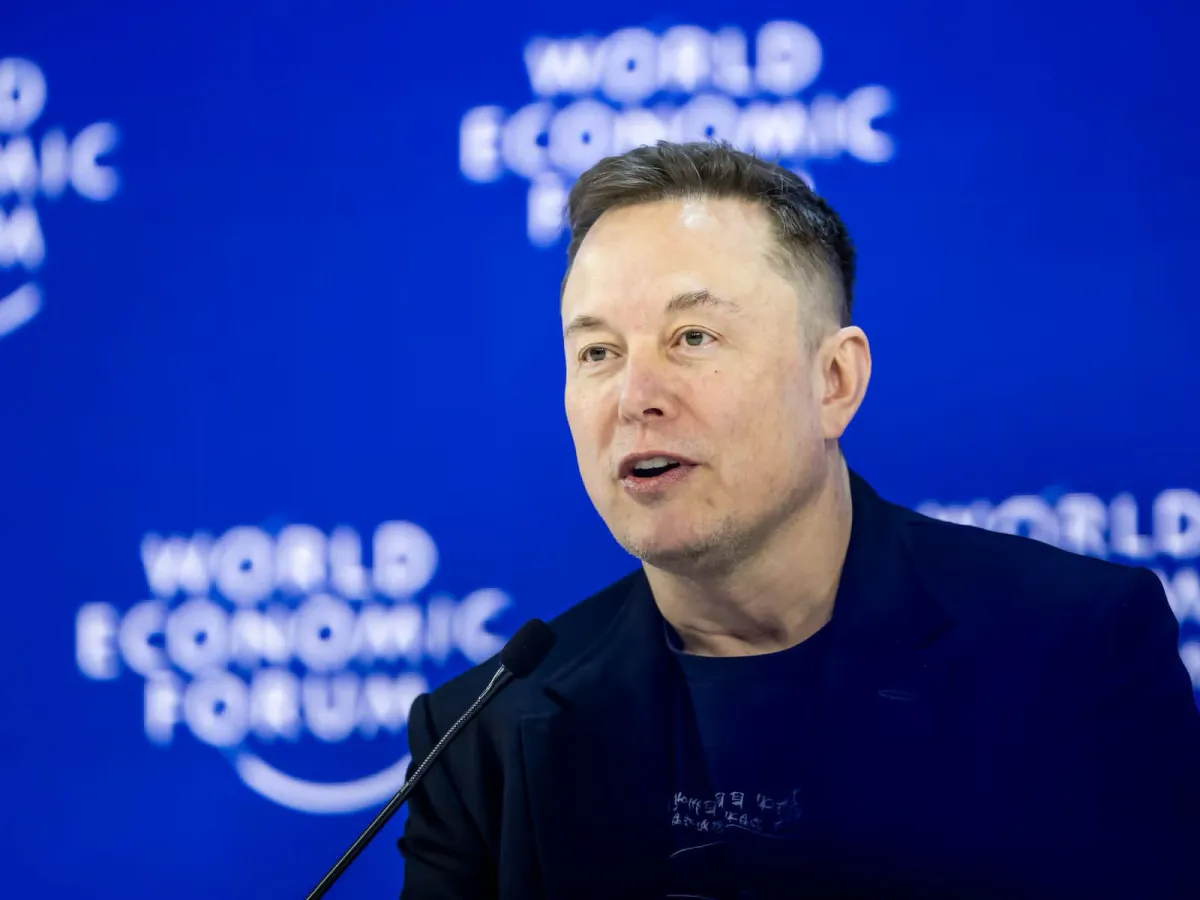 Francia llama a Elon Musk a declarar por investigación contra X por uso de IA y deepfakes