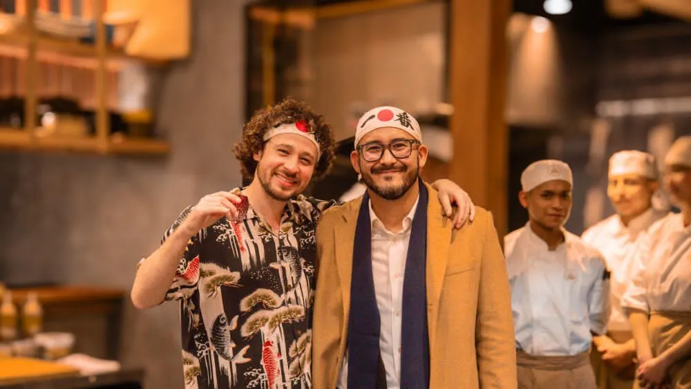 Acusan a restaurantes vinculados a Luisito Comunica de no repartir utilidades a trabajadores