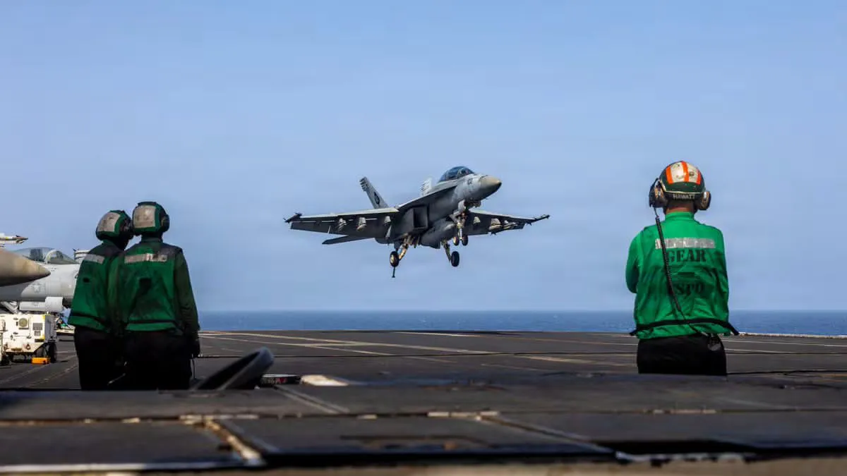 irán responde a ofensiva de Estados Unidos con ataque a base aérea en medio de negociaciones
