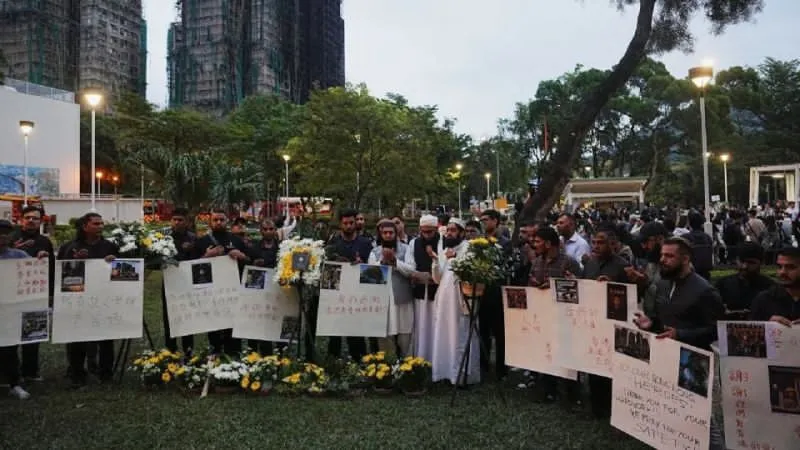 Rinden homenaje a víctimas del incendio en Hong Kong; la cifra sube a 146 fallecidos