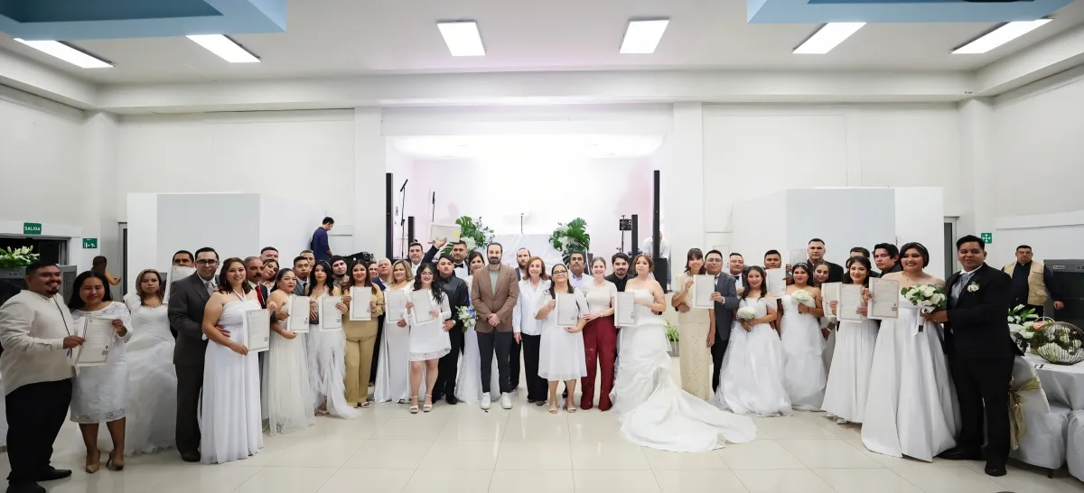 Celebran emotiva jornada de Bodas Comunitarias para unir legalmente a parejas de San Pedro
