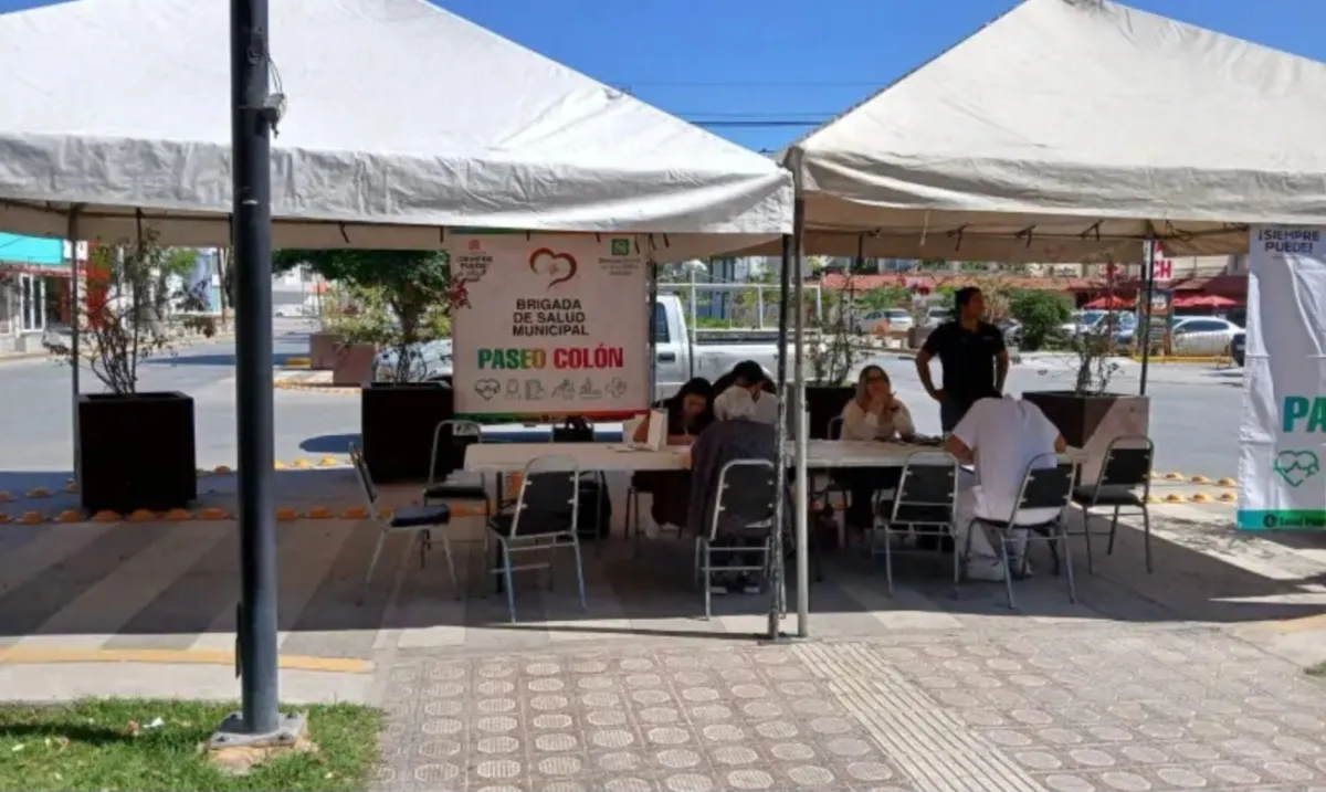 Más de 200 personas reciben atención médica cada domingo en el Paseo Colón de Torreón