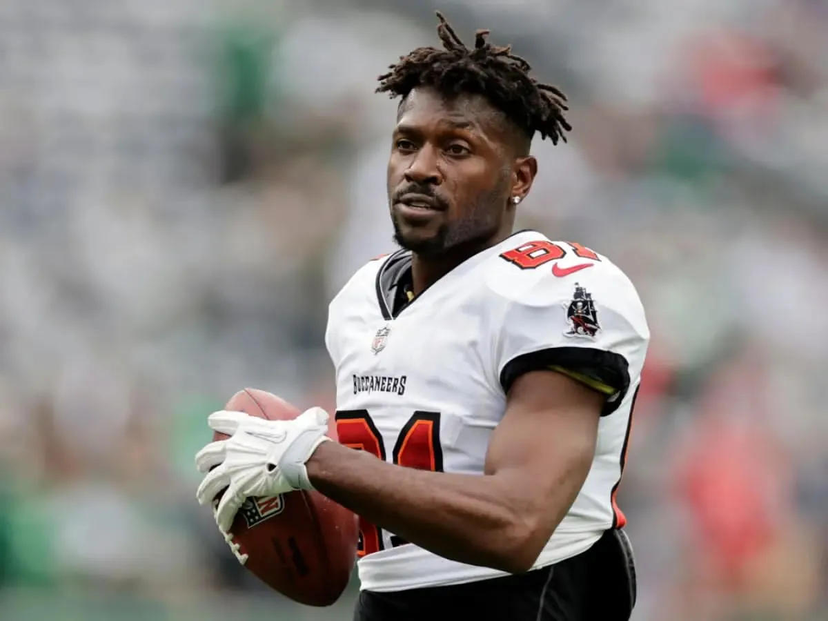 Antonio Brown enfrenta hasta 30 años de cárcel por intento de asesinato con arma de fuego
