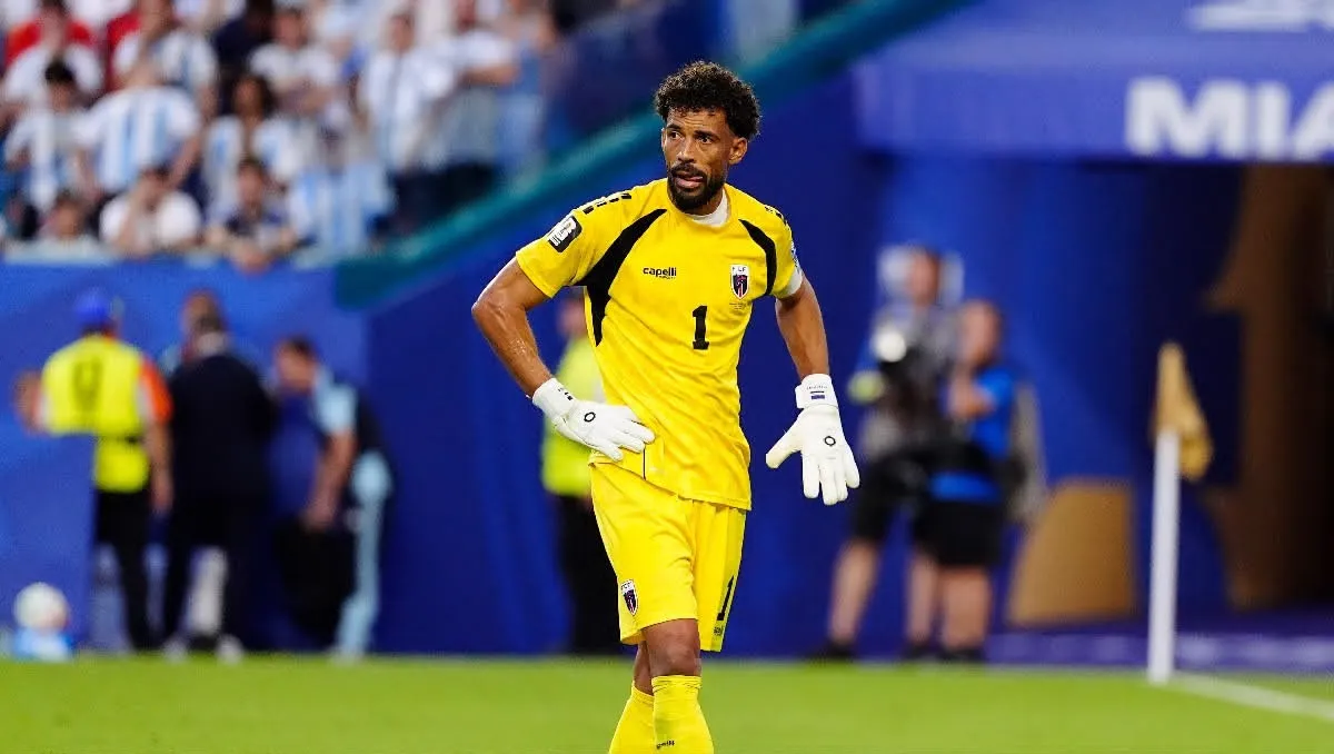 Vozinha retrasa su llegada a Colo Colo por demora en el trámite de su visa