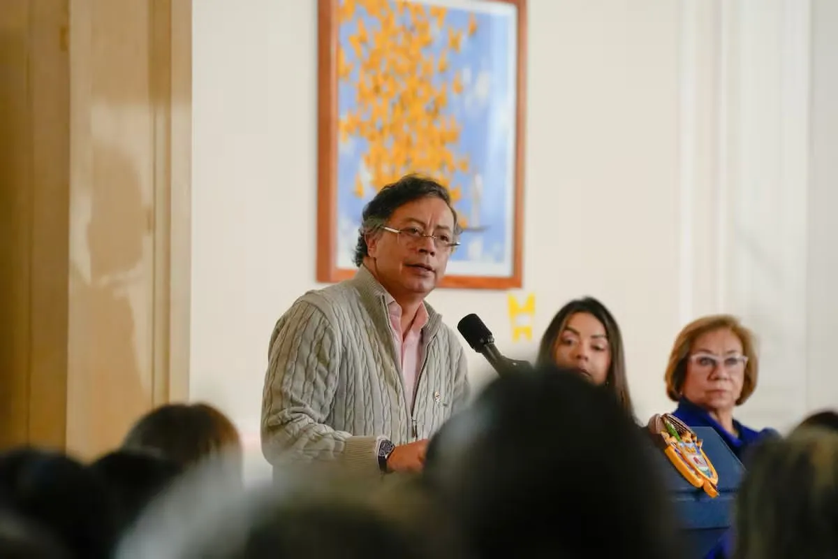 Petro denuncia bomba ecuatoriana en Colombia y anuncia protesta diplomática