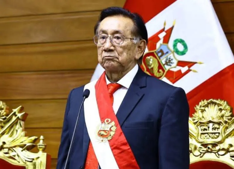 Perú nombra a José María Balcázar como nuevo presidente interino