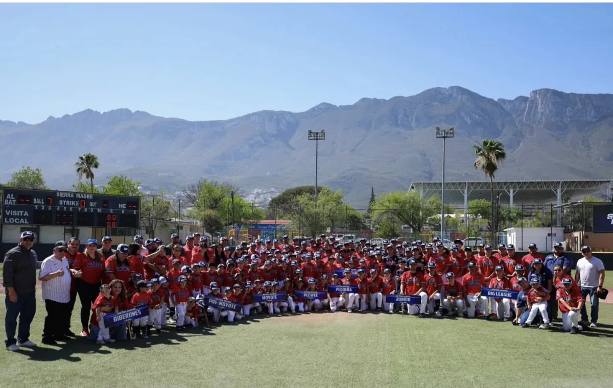 Inauguran temporada de la Liga Pequeña Sierra Madre, referente del béisbol en San Pedro