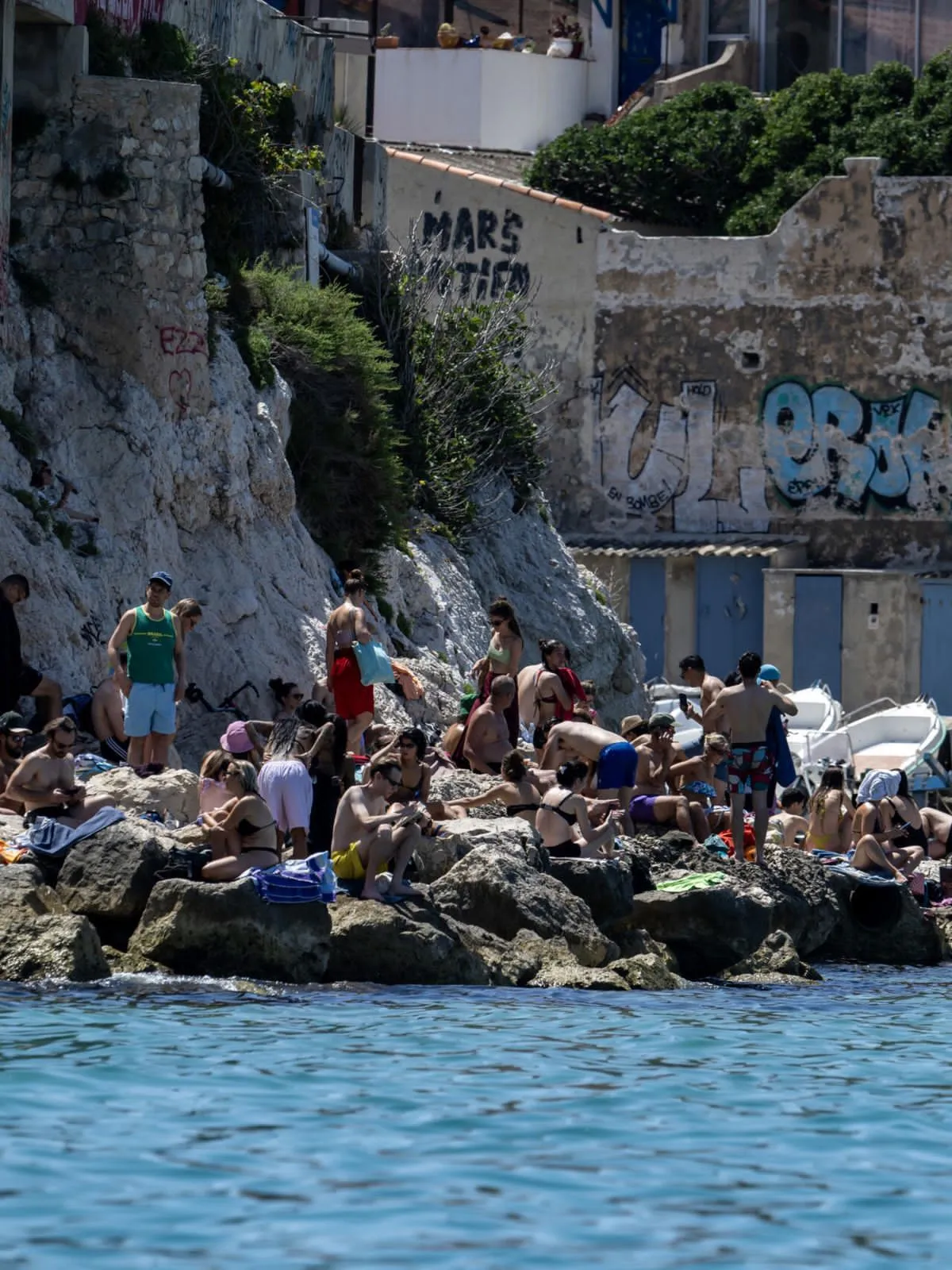 Ola de calor en Francia deja 40 muertos por ahogamiento y activa alerta máxima en gran parte del país