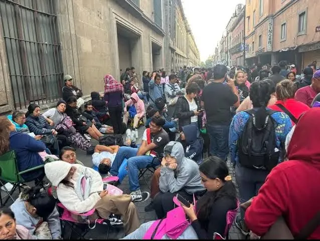 Bloqueo de la CNTE impide acceso a Palacio Nacional y retrasa conferencia de Sheinbaum