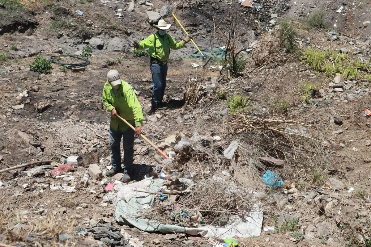 Atienden brigadas de ‘Aquí Andamos’ arroyos de Saltillo