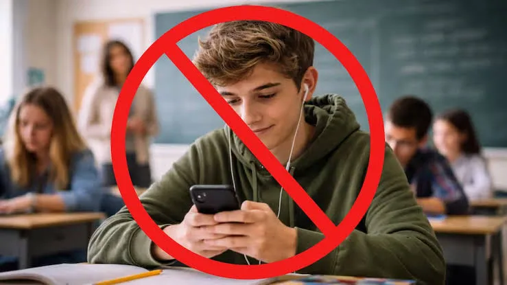 Adiós al celular en escuelas: restringirán su uso desde noviembre