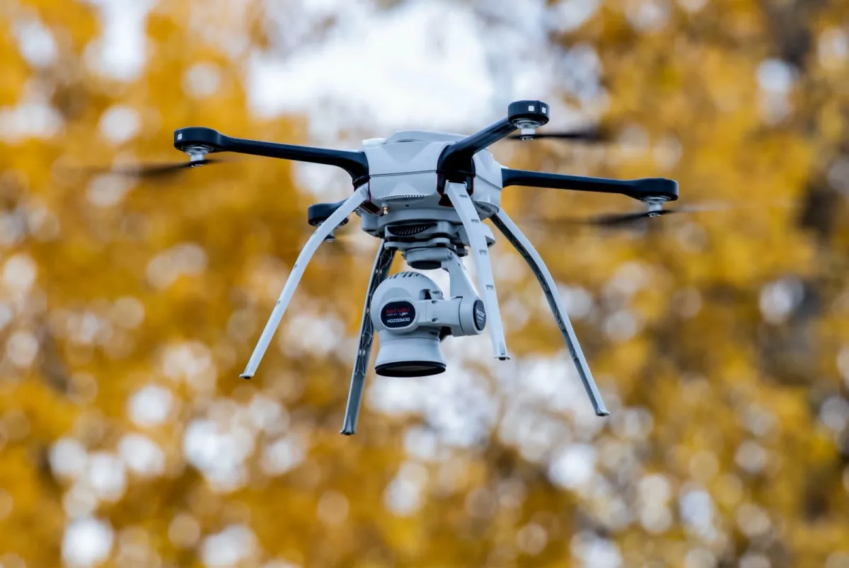 Escuelas de Estados Unidos incorporarán drones con gas pimienta para responder a tiroteos