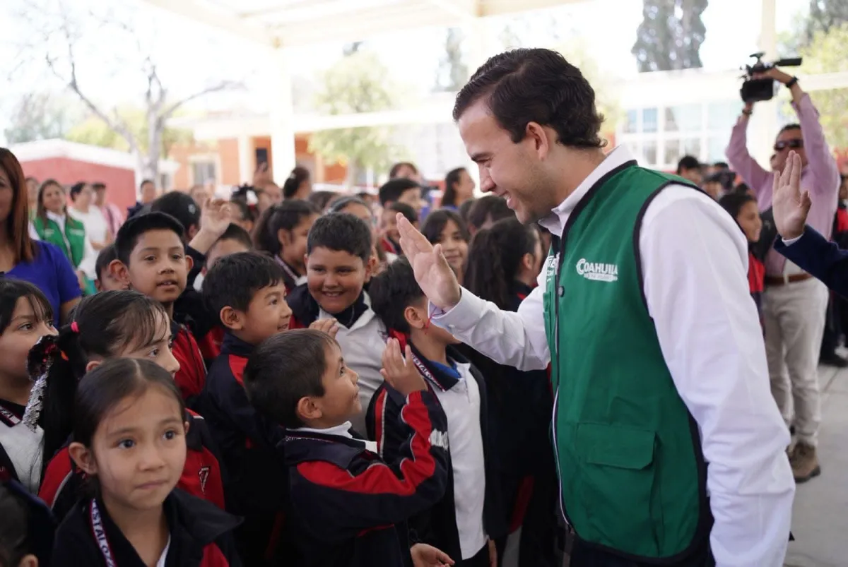 Nueva techumbre fortalece infraestructura en la Escuela Primaria Juan Enrique Pestalozzi