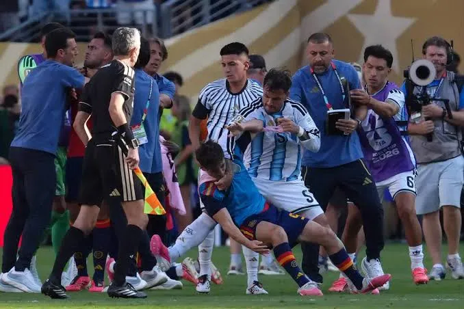 FIFA investiga a Leandro Paredes y Roberto Ayala; podrían enfrentar sanciones tras la Final del Mundial 2026