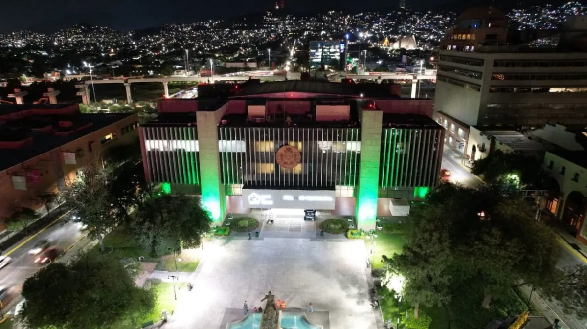 Palacio Municipal de Monterrey se tiñe de verde en apoyo a la inclusión y la conciencia sobre la parálisis cerebral