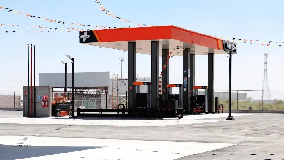 Vinculan a grupo gasolinero de Torreón con presunta red de huachicol investigada por la FGR
