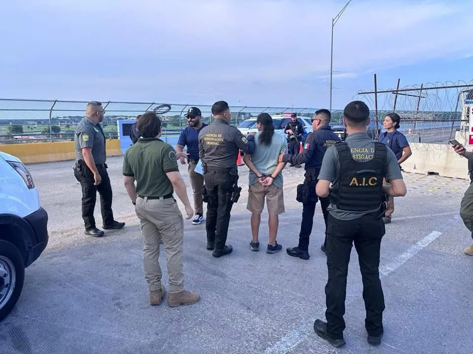 AIC deporta en Piedras Negras a prófugo buscado por abuso sexual en EE. UU.