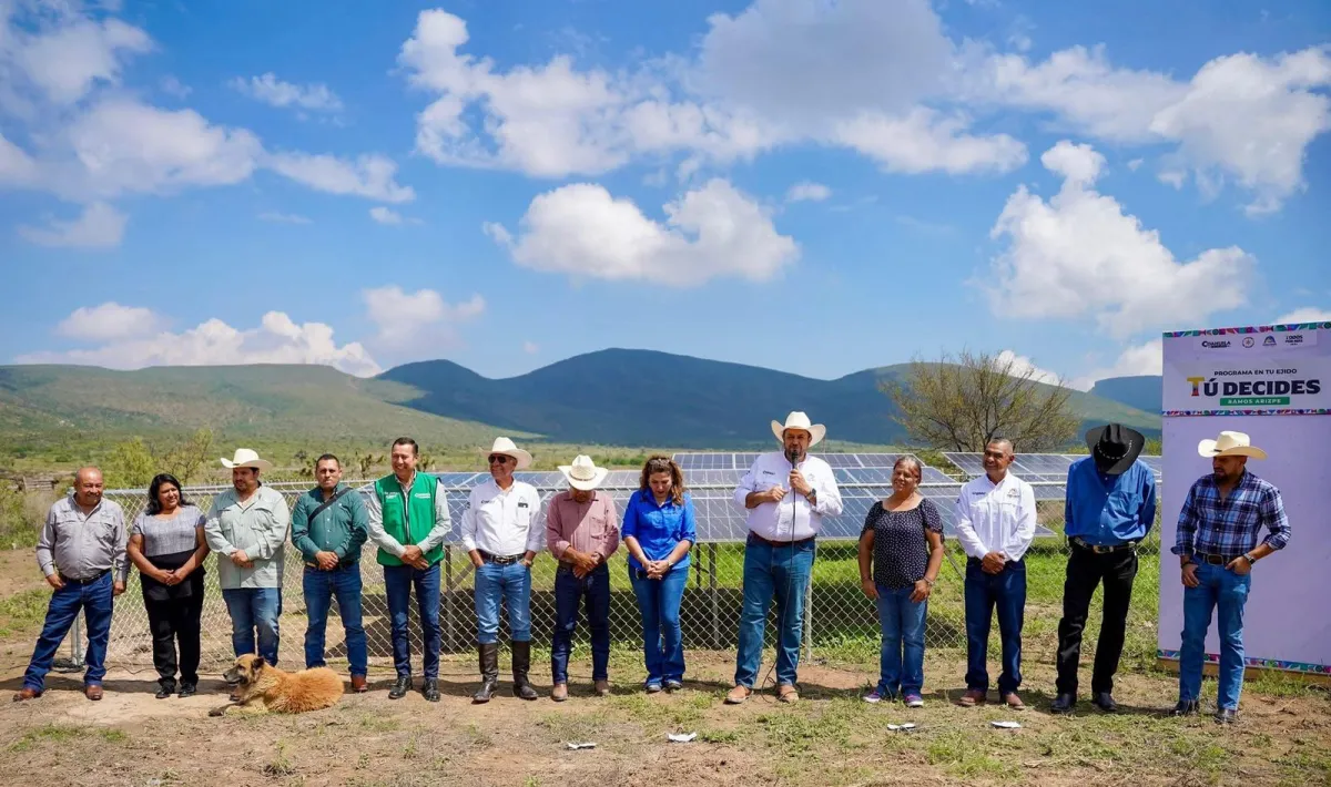 Impulsa Tomás Gutiérrez abasto de agua en San Martín de las Vacas con energía solar
