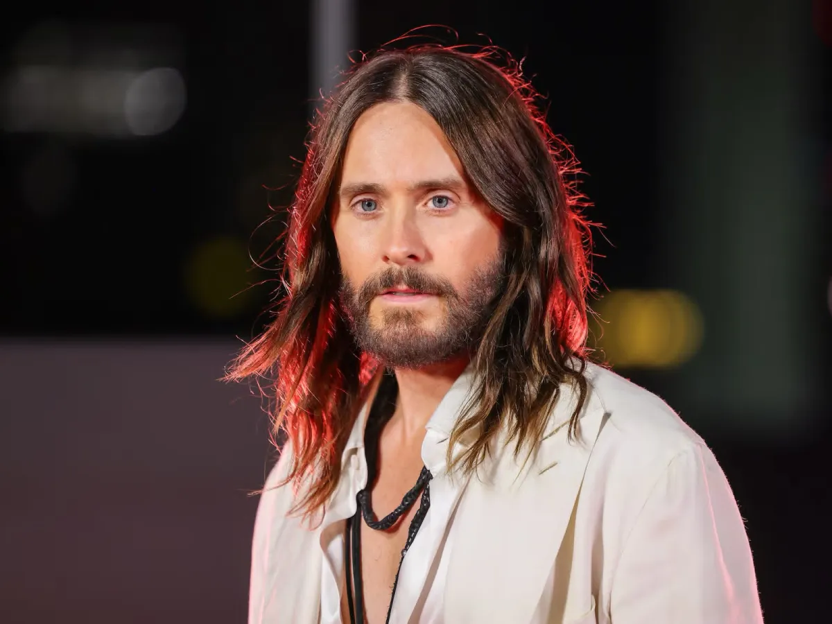 Documental reúne acusaciones contra Jared Leto por presuntos delitos sexuales ocurridos entre 2002 y 2016