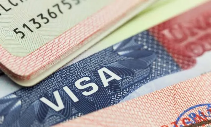 Estados Unidos restringirá visas a familiares y socios de narcotraficantes sancionados