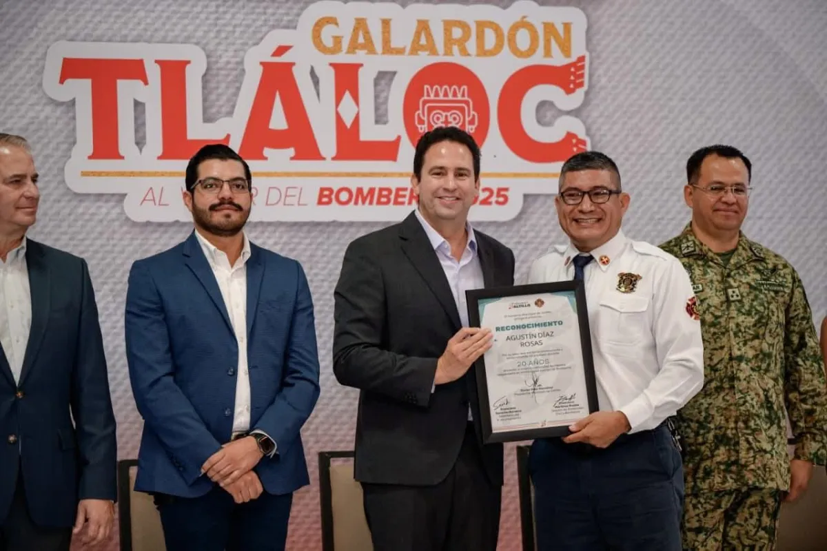Entrega Javier Díaz el Galardón Tláloc 2025 a bomberos de Saltillo