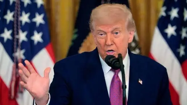 Trump no confirma ataque a Irán y advierte: “Nadie sabe lo que voy a hacer”