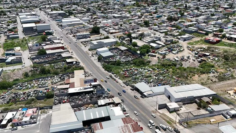 Modernizan tramo de Otilio González y anuncian semáforos inteligentes en Saltillo
