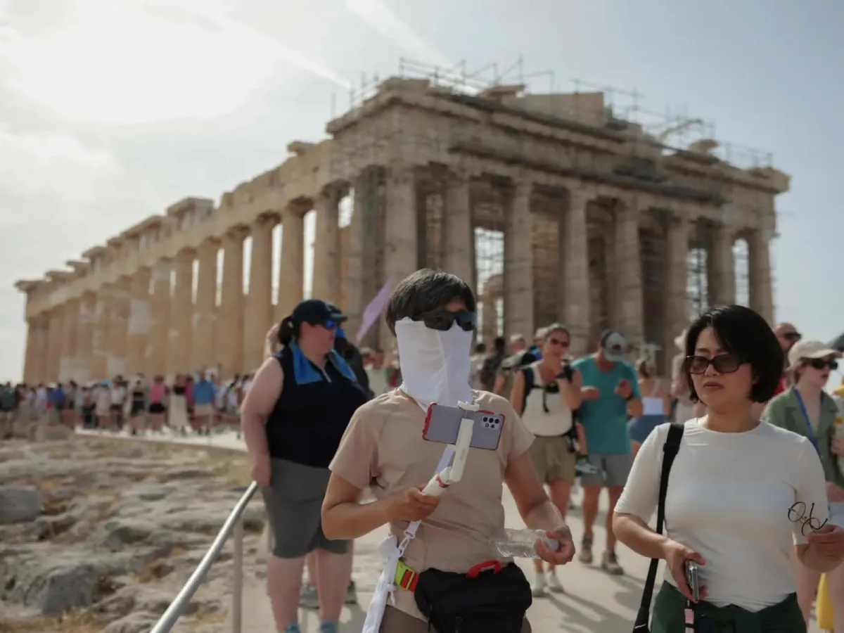 Hombre apuñala a dos turistas estadounidenses cerca de la Acrópolis en Atenas; agresor fue detenido