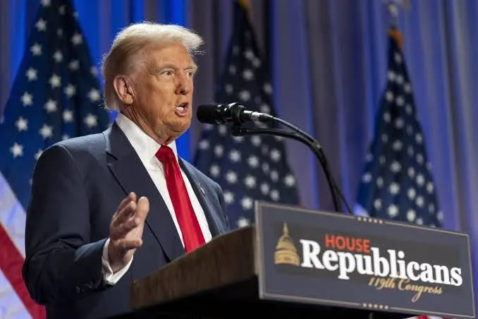 Trump lanza burla hacia los países afectados: “They are kissing my ass” por tema de aranceles