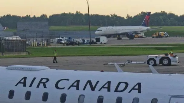 Air Canada al borde del cierre total por huelga de auxiliares de vuelo