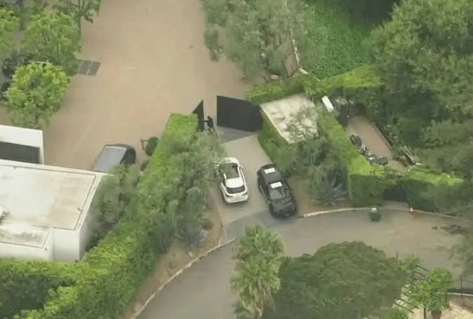 Hombre se estrella contra la casa de Jennifer Aniston en Bel Air; fue detenido