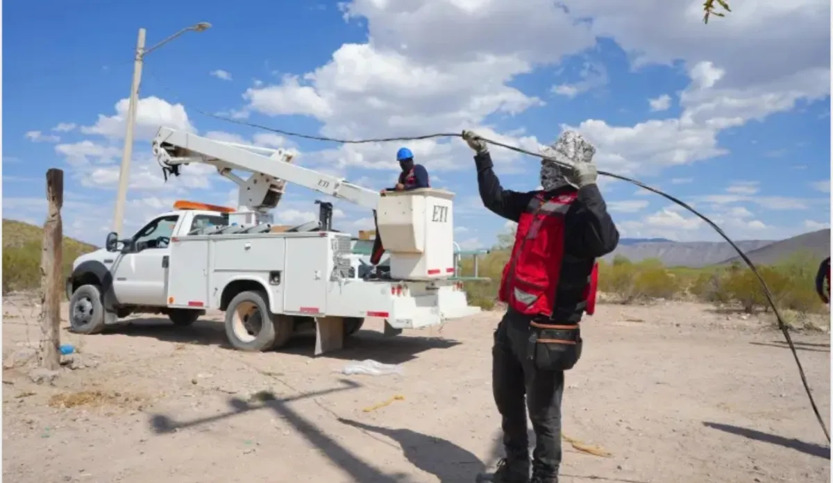 Modernizan alumbrado y equipan espacios públicos en comunidades rurales de Torreón