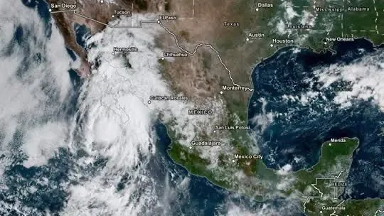 Huracán “Lorena” se intensificará en el Pacífico mexicano en las próximas horas