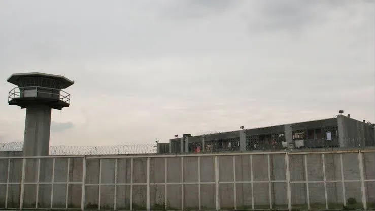 Interna denuncia presuntas extorsiones, agresiones y abusos en el penal de Santa Martha Acatitla