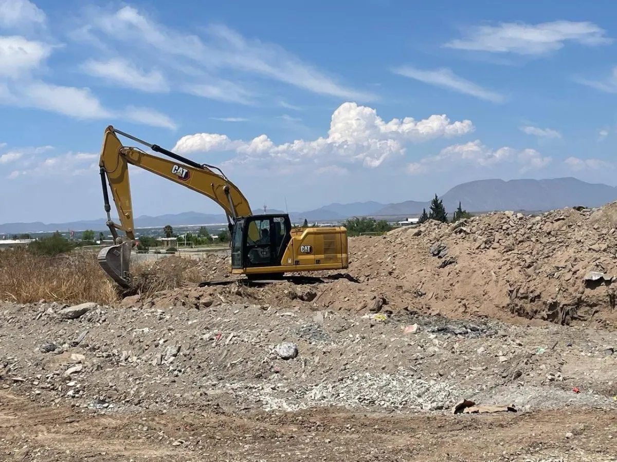 Inician trabajos de limpieza del terreno donde se construirá el Hospital Regional de Saltillo