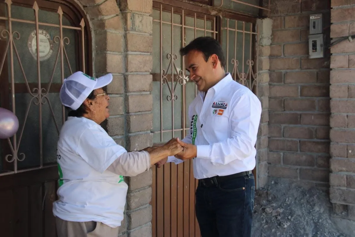Álvaro Moreira recorre colonias del distrito XVI con enfoque en seguridad y calidad de vida