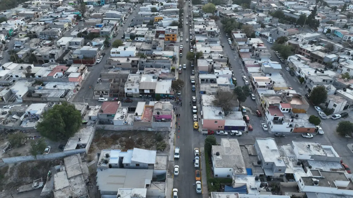 Javier Díaz impulsa rehabilitación de vialidades en Saltillo; entrega obra en la calle Felipe Berriozábal