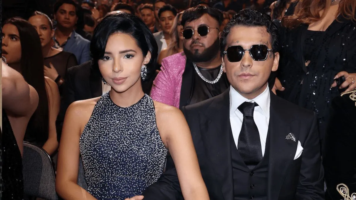 Ángela Aguilar desata revuelo al presumir su anillo y bromear sobre Nodal durante su concierto en EU