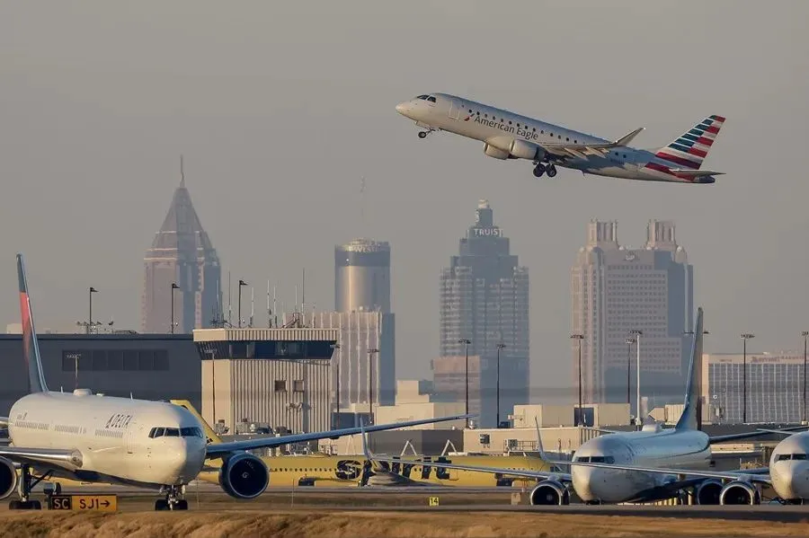 EE.UU. disminuirá 10 % la actividad de 40 aeropuertos por el cierre del Gobierno
