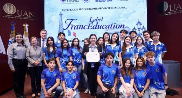 Francia reconoce a 10 preparatorias de la UANL por su excelencia en la enseñanza del francés