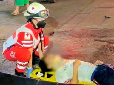 Grave estudiante tras choque entre motocicleta y vehículo Razer en el centro de Saltillo