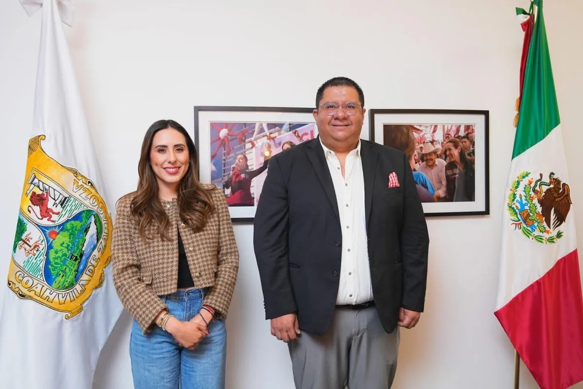Felicita Cecilia Guadiana a Alberto Leyva García, nuevo Delegado del INFONAVIT en Coahuila.